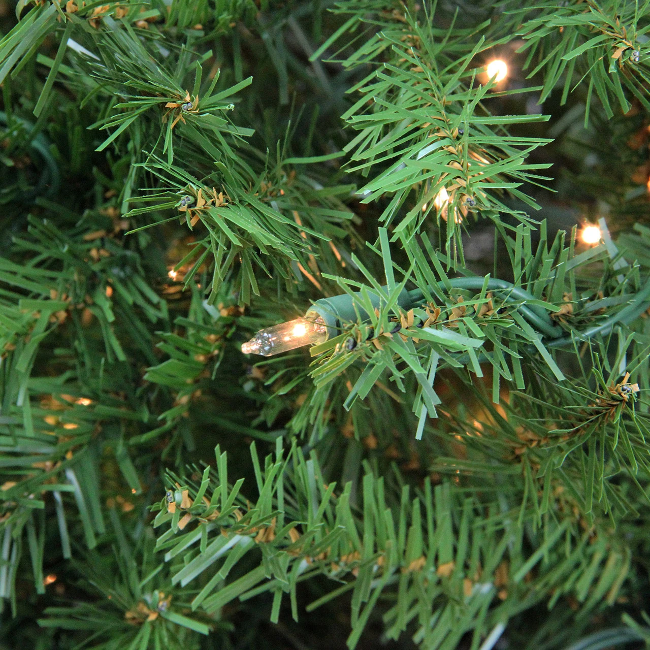6.5' Pre-Lit Full Artificial Northern Pine Christmas Tree - Clear Lights - Image 2