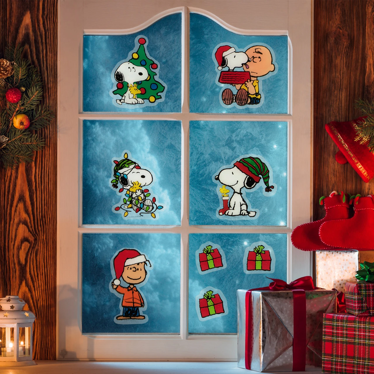 8-Piece Peanuts Snoopy And Charlie Brown Christmas Window Clings - Image 2