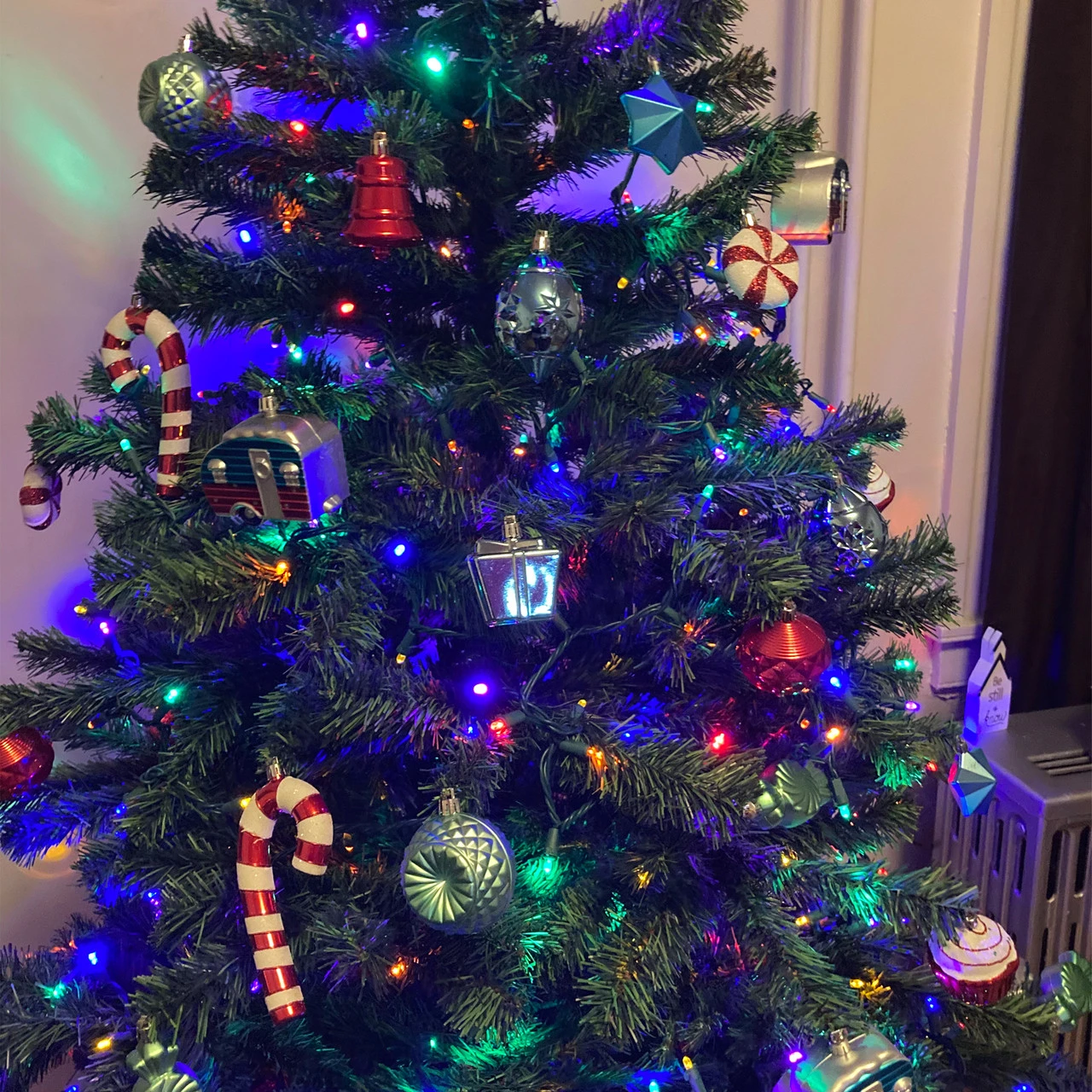 6' Colorado Spruce 2-Tone Artificial Christmas Tree, Unlit - Image 7