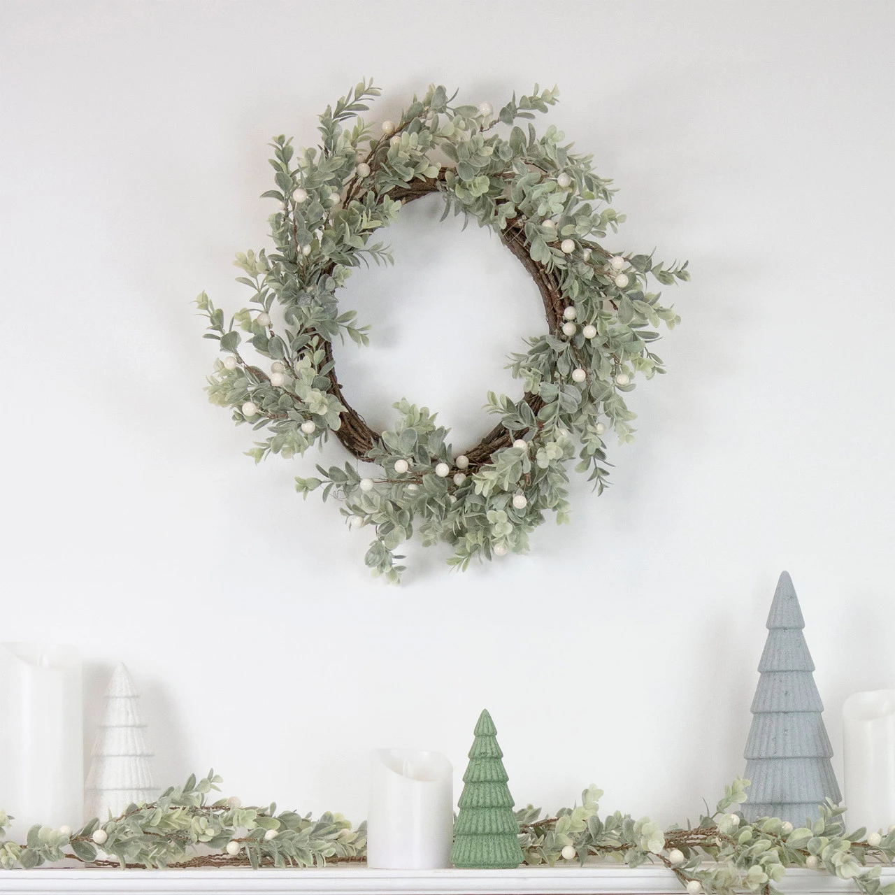 5‘ White Berry And Eucalyptus Christmas Garland - Unlit - Image 2
