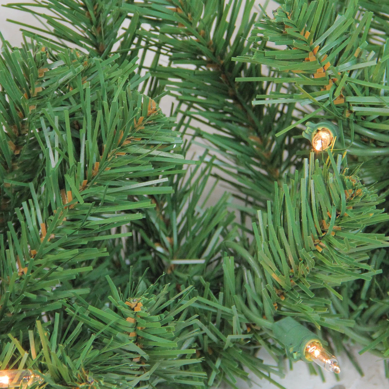 4-Piece Artificial Winter Spruce Christmas Tree, Wreath And Garland Set 6.5' - Clear Lights - Image 5