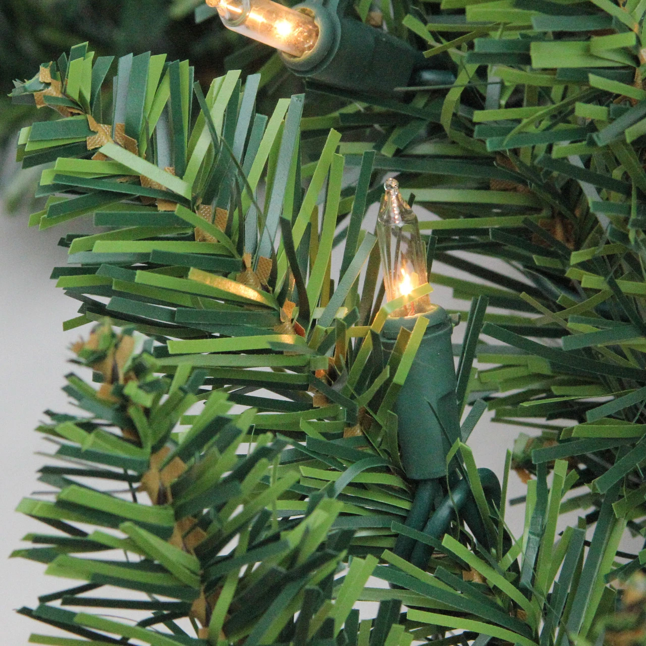 25' X 17" Pre-Lit Buffalo Fir Commercial Artificial Christmas Garland - Clear Lights - Image 2